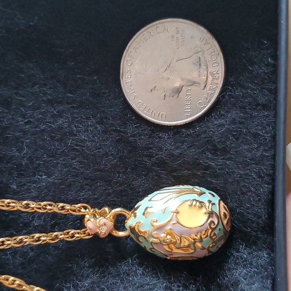 VINTAGE JOAN RIVERS EASTER EGG - Picture 3 of 3